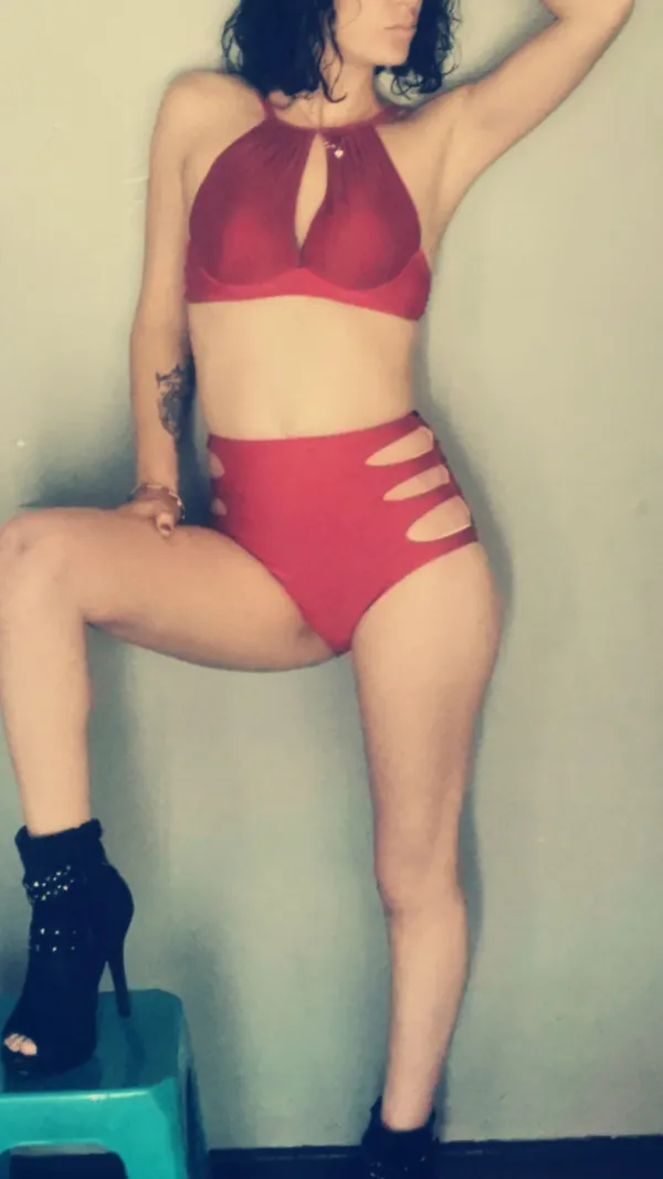 Miss Desire Avatar Bg
